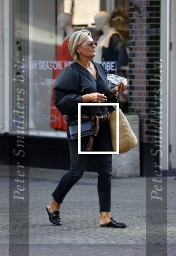 Amsterdam 17 september 2021
Caroline Tensen  doet boodschappen op de cornelis schuytstraat