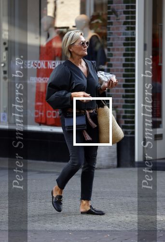 Amsterdam 17 september 2021
Caroline Tensen  doet boodschappen op de cornelis schuytstraat