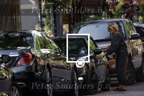 Amsterdam 17 september 2021
Caroline Tensen  doet boodschappen op de cornelis schuytstraat