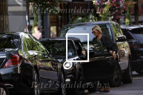 Amsterdam 17 september 2021
Caroline Tensen  doet boodschappen op de cornelis schuytstraat