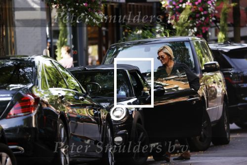 Amsterdam 17 september 2021
Caroline Tensen  doet boodschappen op de cornelis schuytstraat