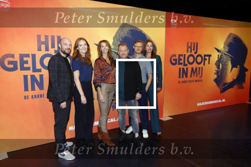 Amsterdam 12 oktober 2021
Cast presentatie Andre Hazes musical Hij gelooft in mij met Martijn Fischer Annick Boer Roosmarijn Luyten Mark Kraan Rutger de Bekker en Dorien v Gent .
