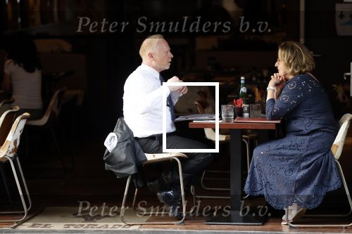 Amsterdam 6 september 2021
Catherina Keyl met een kennis in een restaurant