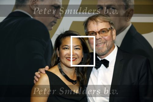 Amsterdam 28 september 2021
Premiere James Bond in Tuschinski. Cees Baars mdet vrouw