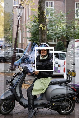 Amsterdam 11 oktober 2021
Presentatie fit platform van Antje Monteiro fit at home health & lifestyle. Chimene v Oosterhout en tanja Jess kwamen op vespa scooter