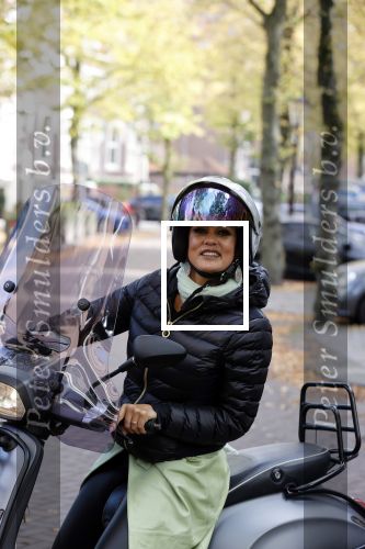 Amsterdam 11 oktober 2021
Presentatie fit platform van Antje Monteiro fit at home health & lifestyle. Chimene v Oosterhout en tanja Jess kwamen op vespa scooter