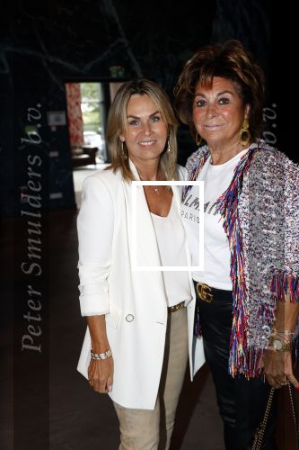 Vinkeveen 2 september 2021
Lunch van talkies bij the Harbour Club in Vinkeveen. Christine Kronenburg met Heleen Yip
