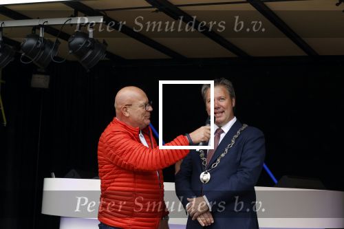 Oudewater 11 september 2021
Dutch Performante ( Chahid Charrak) maakt de grootste popcorn bak en komt in het Guissnessboek of records. Danny de Vries de burgemeester van Oudewater en Gaston Starreveld