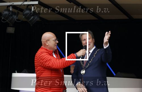 Oudewater 11 september 2021
Dutch Performante ( Chahid Charrak) maakt de grootste popcorn bak en komt in het Guissnessboek of records. Danny de Vries de burgemeester van Oudewater en Gaston Starreveld