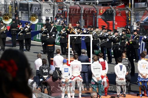 Zandvoort 5 september 2021
GP formule 1 op Zandvoort .
Davina Michelle zingt het volkslied en ze zingt een song samen met Armin v Buuren als de DJ