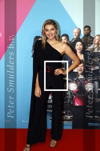 Amsterdam 11 oktober 2021
Premiere Liefde zonder grenzenin Tuschinski met in de hoofdrol Yolanthe Cabau v Kasbergen Jim Bakkum Soy Kroon Abbey Hoes  Hajo Bruins en Peggy Vrijens . Julia Sinning kwam met Denise Speelman