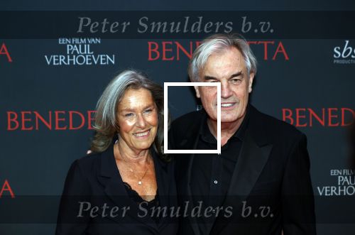 Amsterdam 12 oktober 2021
Premiere Benedetta  in Tuschinski. paul Verhoeven is de regisseur. Derek de Lint met zijn vrouw