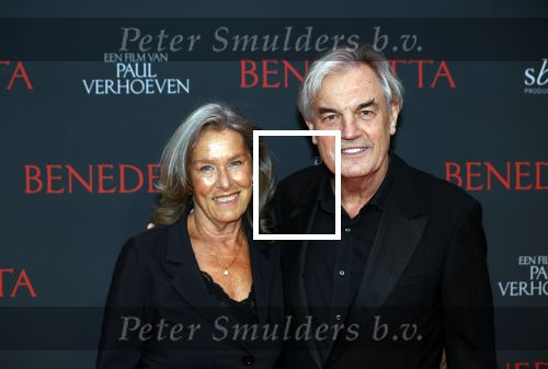 Amsterdam 12 oktober 2021
Premiere Benedetta  in Tuschinski. paul Verhoeven is de regisseur. Derek de Lint met zijn vrouw