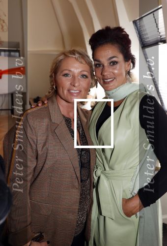 Amsterdam 11 oktober 2021
Presentatie fit platform van Antje Monteiro fit at home health & lifestyle. Desray en Chimene v Oosterhout