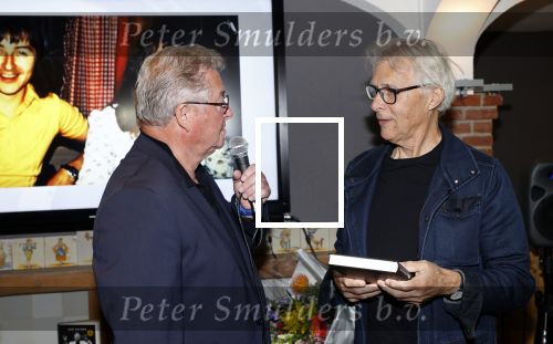 Volendam 12 oktober 2021
Boekpresentatie Jan Keizer bij Hotel Spaander in Volendam . Alle oude bendleden van BZN zijn aanwezig zoals Annie Schilder Carola Smit Jan Tuijp Jack Veerman Thomas Tol Dick Plat