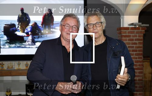 Volendam 12 oktober 2021
Boekpresentatie Jan Keizer bij Hotel Spaander in Volendam . Alle oude bendleden van BZN zijn aanwezig zoals Annie Schilder Carola Smit Jan Tuijp Jack Veerman Thomas Tol Dick Plat
