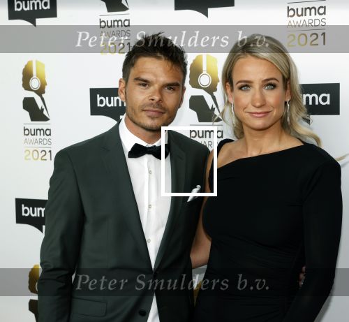 Amsterdam 20 september 2021
Buma awards in Bimhuis in Amsterdam.
Dionne Stax kwam met haar vriend Steven Jansen van Lucasandsteve mee. Lucas de Wert  was met zijn vrouw Evelien .