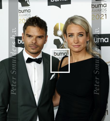 Amsterdam 20 september 2021
Buma awards in Bimhuis in Amsterdam.
Dionne Stax kwam met haar vriend Steven Jansen van Lucasandsteve mee. Lucas de Wert  was met zijn vrouw Evelien .