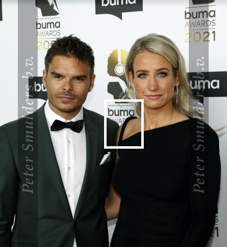 Amsterdam 20 september 2021
Buma awards in Bimhuis in Amsterdam.
Dionne Stax kwam met haar vriend Steven Jansen van Lucasandsteve mee. Lucas de Wert  was met zijn vrouw Evelien .