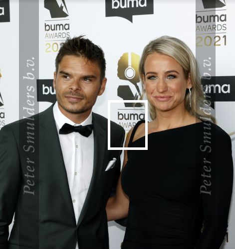 Amsterdam 20 september 2021
Buma awards in Bimhuis in Amsterdam.
Dionne Stax kwam met haar vriend Steven Jansen van Lucasandsteve mee. Lucas de Wert  was met zijn vrouw Evelien .