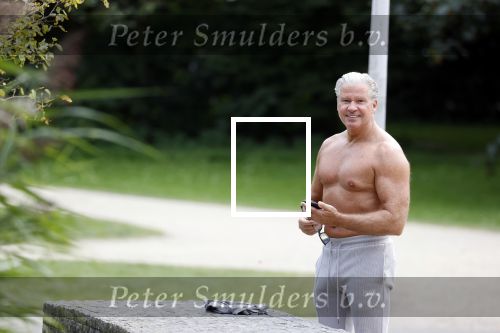 Amsterdam 6 september 2021
Dries Roelvink aan het trainen in het vondelpark.
Ook gaat hij met fans op de foto