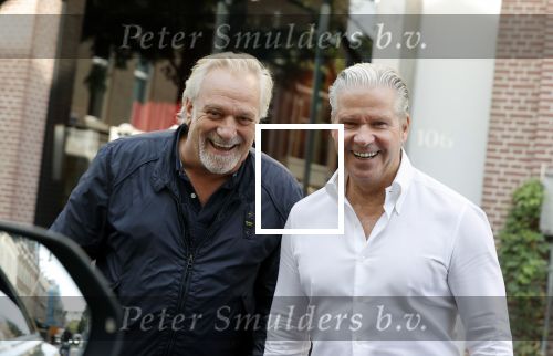 Amsterdam 20 september 2021
Opnames commercial met Dries Roelvink voor de deur bij Oger. Ook zijn vrouw Honoria en manager Frank Wisse zijn erbij . Dries rijdt met zijn biro CCCC schade tegen een bloembak.