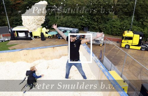 Oudewater 11 september 2021
Dutch Performante ( Chahid Charrak) maakt de grootste popcorn bak en komt in het Guissnessboek of records.