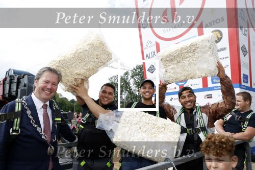 Oudewater 11 september 2021
Dutch Performante ( Chahid Charrak) maakt de grootste popcorn bak en komt in het Guissnessboek of records. Dutch Performante Mobicepp en Bilal Yakhlaf