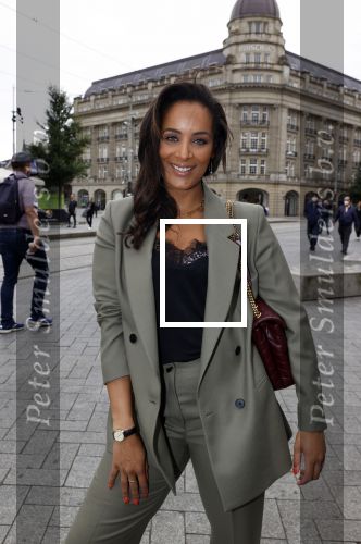 Amsterdam 23 september 2021
Rose Bertram onthult de cover van Fabulous Mama met zichzelf op de cover bij Cafe de Waard. Dyantha Brooks