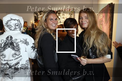 Amsterdam 6 oktober 2021
Opening expositie Bram Reijnders . Nicolette v dam is de host van de avond. Robin de Vries met Edsilia Rombley en