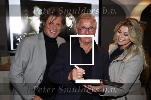 Volendam 12 oktober 2021
Boekpresentatie Jan Keizer bij Hotel Spaander in Volendam . Alle oude bendleden van BZN zijn aanwezig zoals Annie Schilder Carola Smit Jan Tuijp Jack Veerman Thomas Tol Dick Plat . Edwin v Hoevelaak kwam met zijn vriendin Natasja Poels