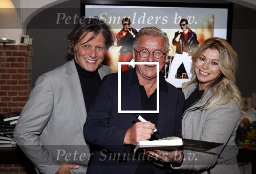 Volendam 12 oktober 2021
Boekpresentatie Jan Keizer bij Hotel Spaander in Volendam . Alle oude bendleden van BZN zijn aanwezig zoals Annie Schilder Carola Smit Jan Tuijp Jack Veerman Thomas Tol Dick Plat . Edwin v Hoevelaak kwam met zijn vriendin Natasja Poels