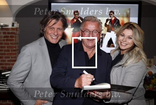 Volendam 12 oktober 2021
Boekpresentatie Jan Keizer bij Hotel Spaander in Volendam . Alle oude bendleden van BZN zijn aanwezig zoals Annie Schilder Carola Smit Jan Tuijp Jack Veerman Thomas Tol Dick Plat . Edwin v Hoevelaak kwam met zijn vriendin Natasja Poels