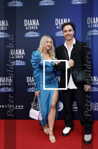 Amsterdam 12 september 2021
Premiere Diana en zonen in het deLaMar theater.
Elianne Zweipfenning met een kennis