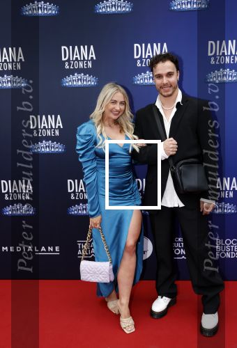 Amsterdam 12 september 2021
Premiere Diana en zonen in het deLaMar theater.
Elianne Zweipfenning met een kennis