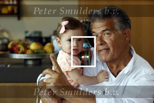 Kanne Belgie 14 september 2021
Emile ratelband met zijn 1 jaar oude dochter Betheke-Pleun in de tuin van zijn huis.