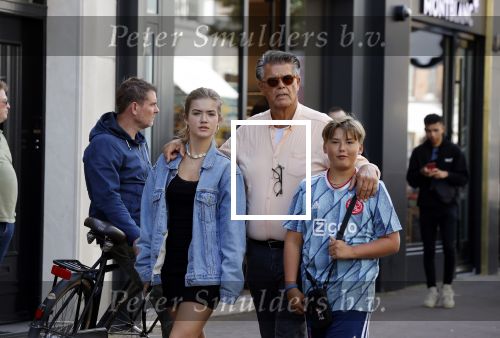Amsterdam 18 september 2021
Emile Ratelband met zijn kinderen Emilio en Royce op de PC Hooftstraat