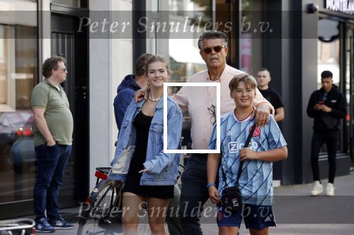 Amsterdam 18 september 2021
Emile Ratelband met zijn kinderen Emilio en Royce op de PC Hooftstraat