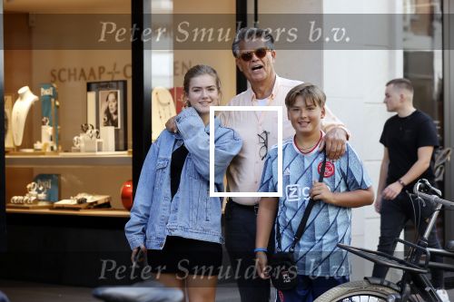 Amsterdam 18 september 2021
Emile Ratelband met zijn kinderen Emilio en Royce op de PC Hooftstraat