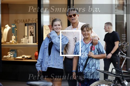 Amsterdam 18 september 2021
Emile Ratelband met zijn kinderen Emilio en Royce op de PC Hooftstraat