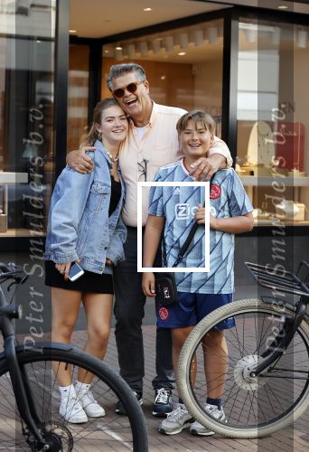 Amsterdam 18 september 2021
Emile Ratelband met zijn kinderen Emilio en Royce op de PC Hooftstraat