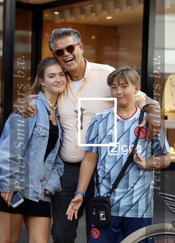 Amsterdam 18 september 2021
Emile Ratelband met zijn kinderen Emilio en Royce op de PC Hooftstraat