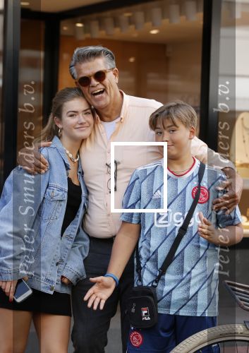Amsterdam 18 september 2021
Emile Ratelband met zijn kinderen Emilio en Royce op de PC Hooftstraat