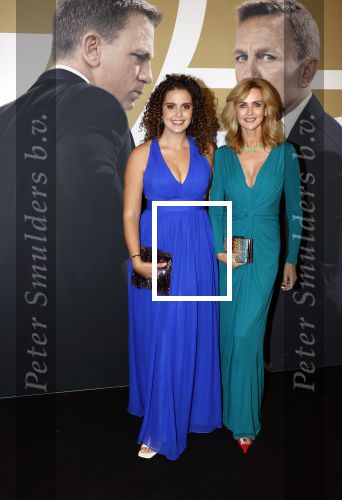 Amsterdam 28 september 2021
Premiere James Bond in Tuschinski. daphne Deckers kwam met haar dochter Emma Deckers
