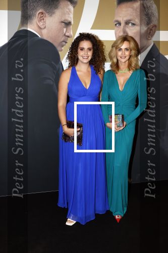 Amsterdam 28 september 2021
Premiere James Bond in Tuschinski. daphne Deckers kwam met haar dochter Emma Deckers