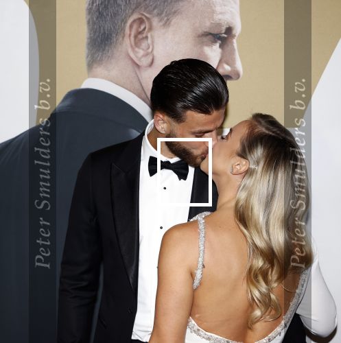 Amsterdam 28 september 2021
Premiere James Bond in Tuschinski.
Emma Heesters met haar vriend voetballer Wesley Hoedt