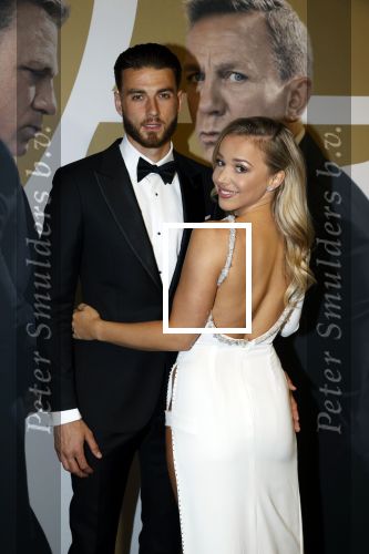 Amsterdam 28 september 2021
Premiere James Bond in Tuschinski. Emma Heesters kwam met haar vriend voetballer Wesley Hoedt