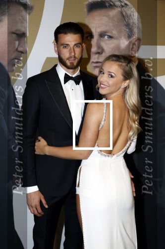 Amsterdam 28 september 2021
Premiere James Bond in Tuschinski. Emma Heesters kwam met haar vriend voetballer Wesley Hoedt