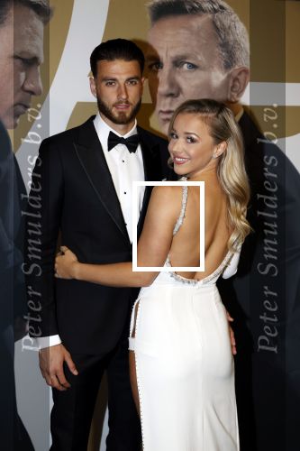 Amsterdam 28 september 2021
Premiere James Bond in Tuschinski. Emma Heesters kwam met haar vriend voetballer Wesley Hoedt