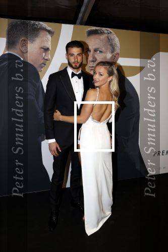 Amsterdam 28 september 2021
Premiere James Bond in Tuschinski. Emma Heesters kwam met haar vriend voetballer Wesley Hoedt